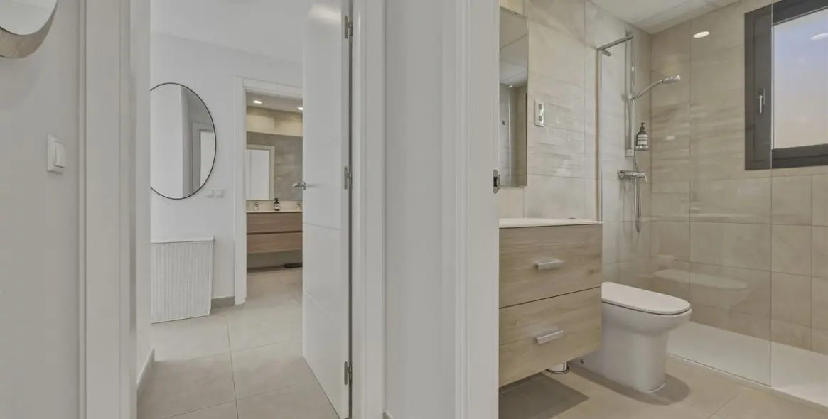 Продажа апартаментов на среднем этаже в La Cala Golf 10