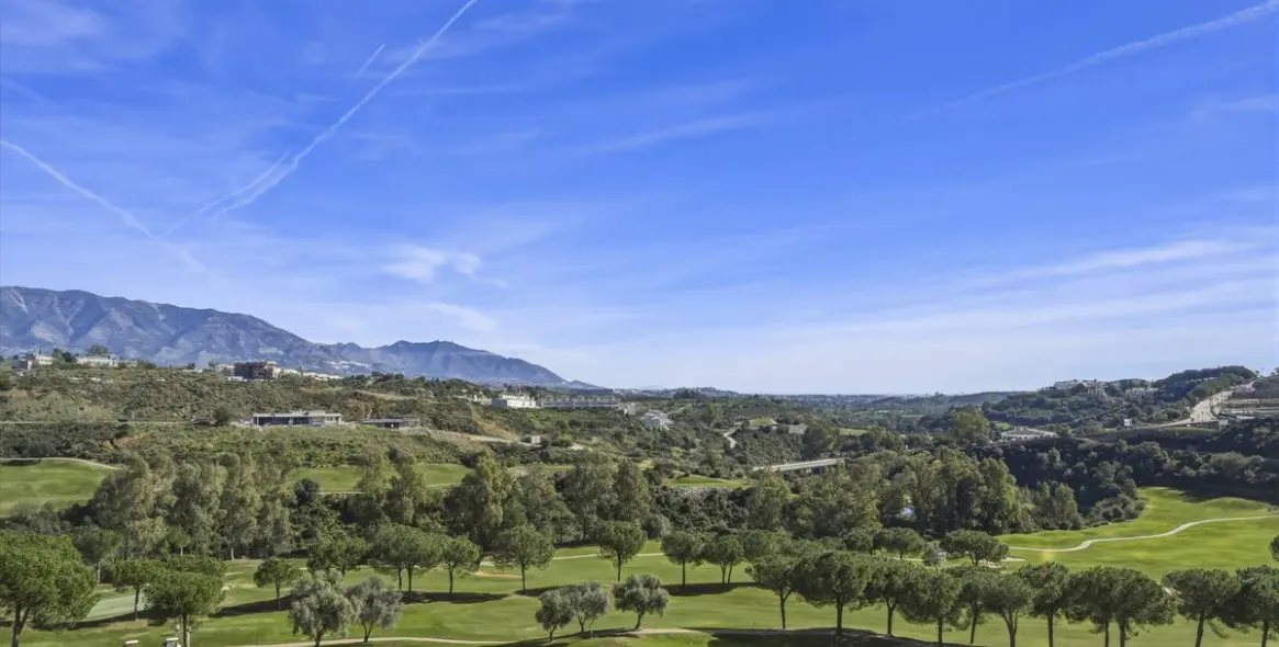 Продажа апартаментов на среднем этаже в La Cala Golf 20