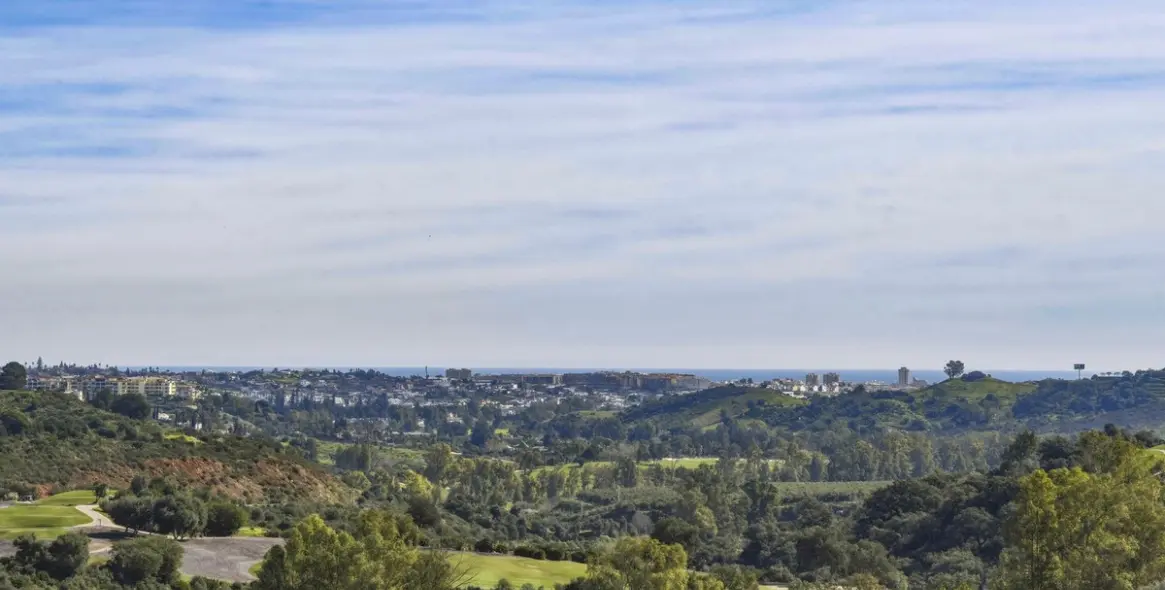 Продажа апартаментов на среднем этаже в La Cala Golf 22