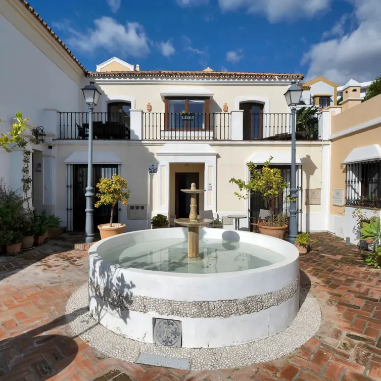Sale of townhouse in Benahavís