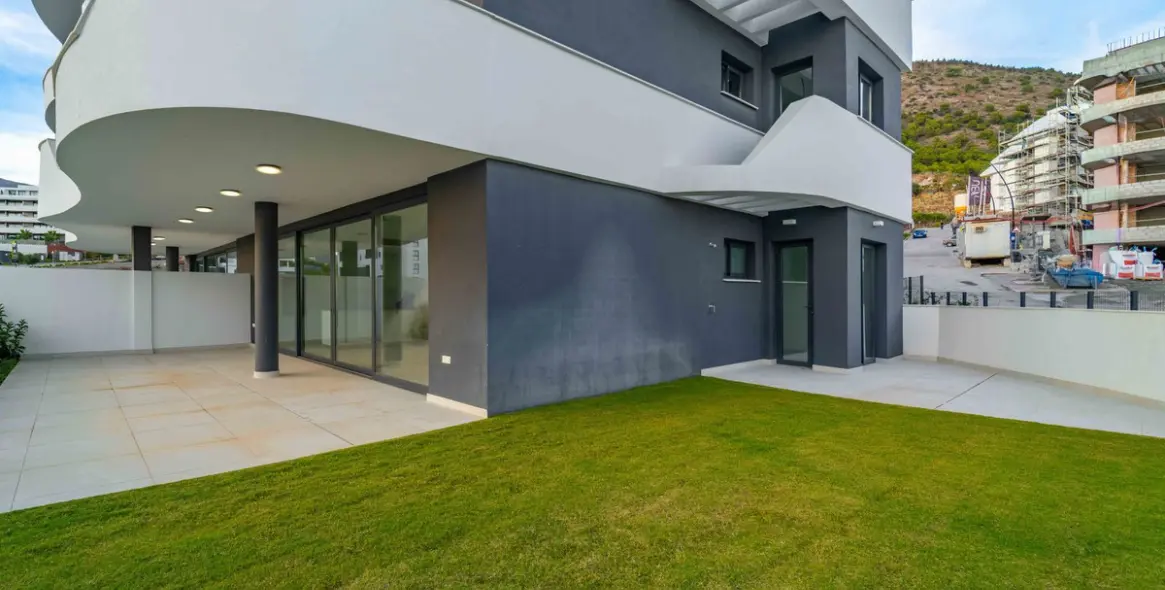 Продажа апартаментов на первом этаже в Fuengirola 1