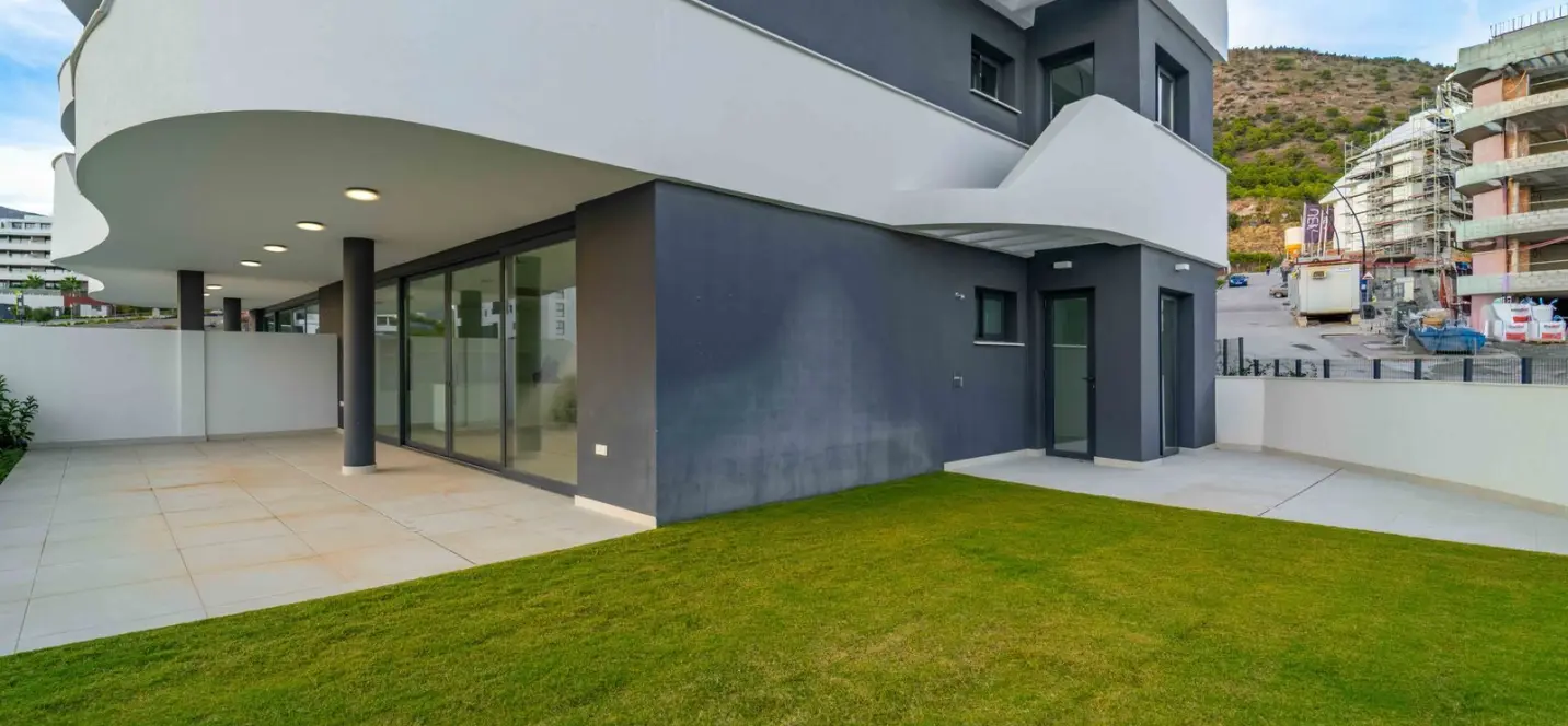 Sale of ground floor apartment in Higueron 0