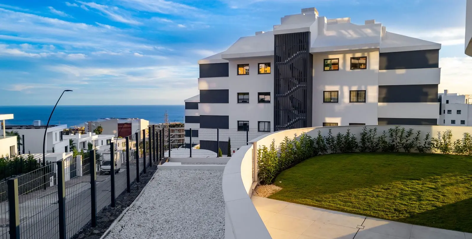 Sale of ground floor apartment in Higueron 14