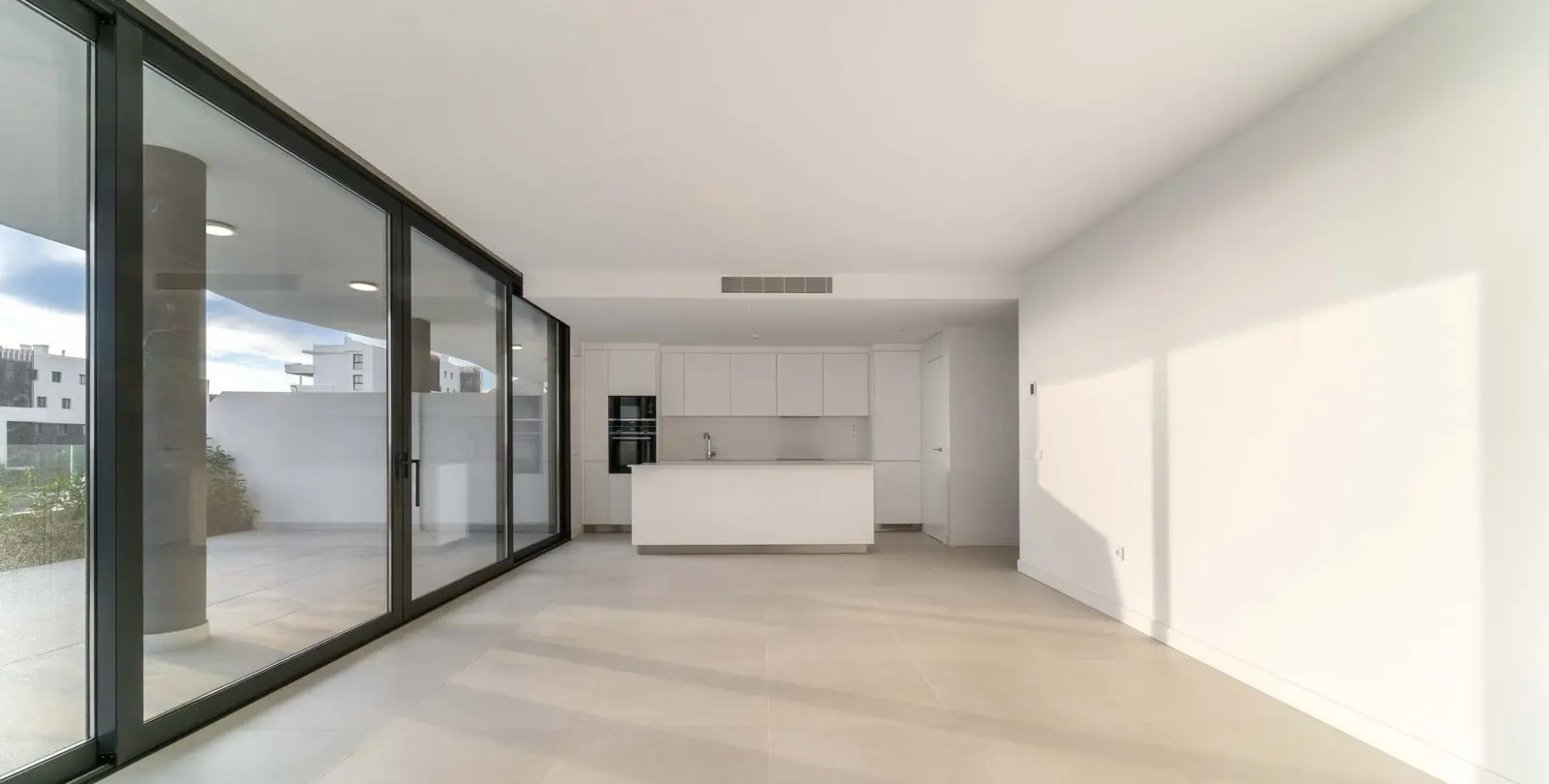 Sale of ground floor apartment in Higueron 27