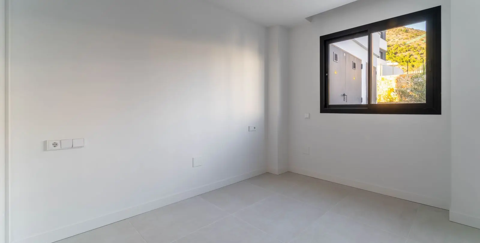 Sale of ground floor apartment in Higueron 32