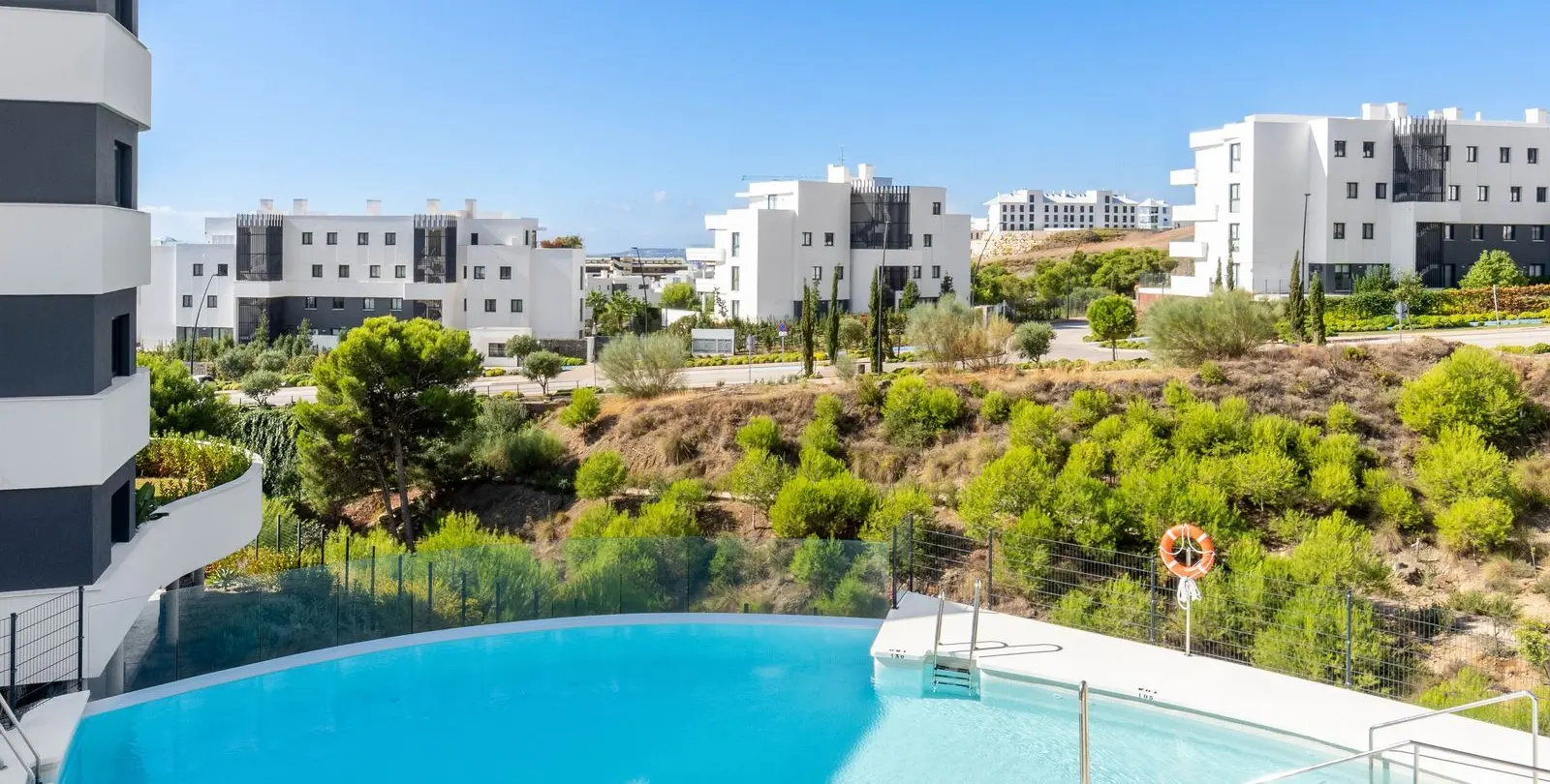 Venta de apartamento en planta baja en Higueron 41