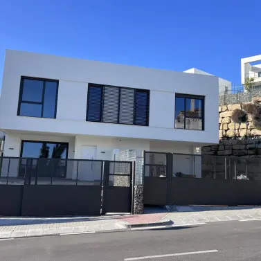 Продажа дома на две семьи в Riviera del Sol