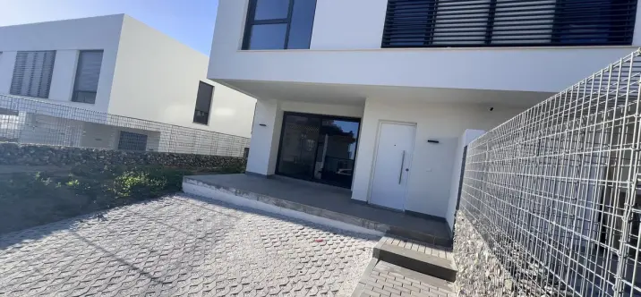 Продажа дома на две семьи в Riviera del Sol 2