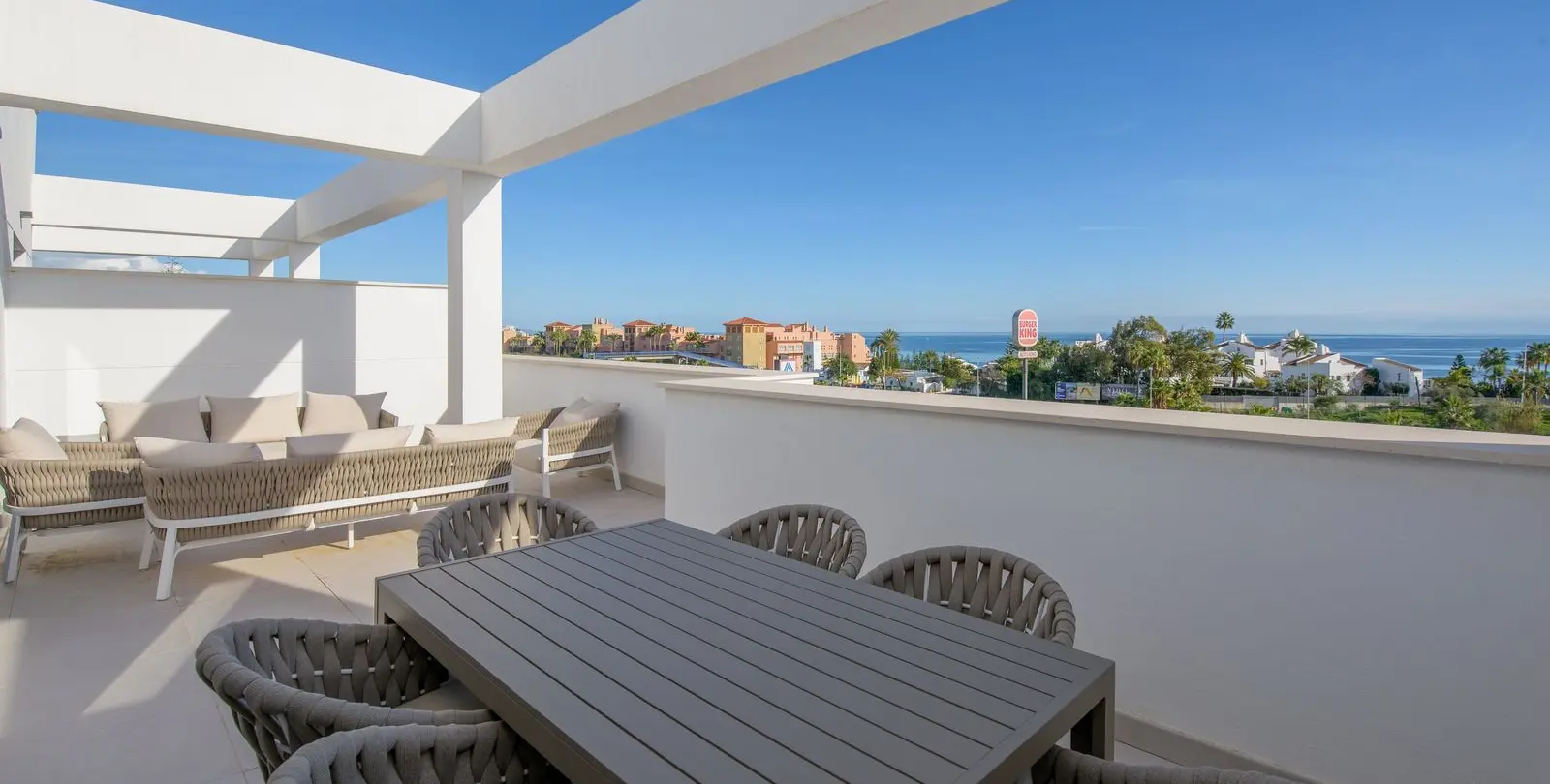 Venta de ático en Estepona 8