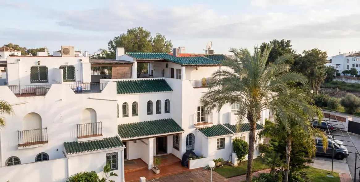 Venta de adosado en Nueva Andalucía 1