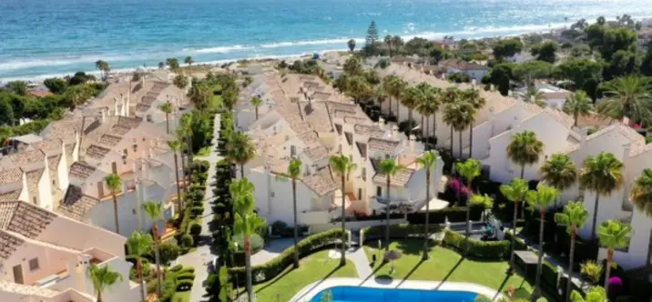 Долгосрочная аренда таунхауса в Costabella 0