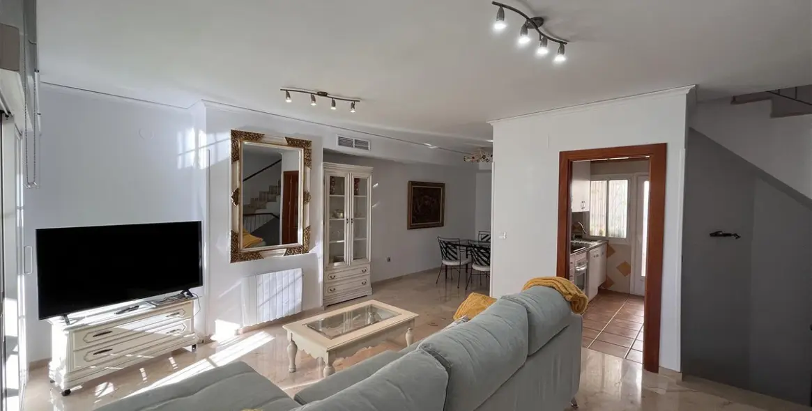 Долгосрочная аренда таунхауса в Costabella 4