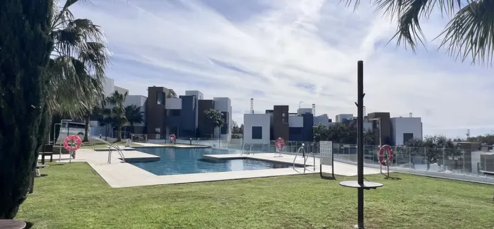 Venta de apartamento en planta baja en Cabopino 3
