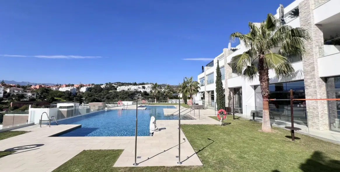 Venta de apartamento en planta baja en Cabopino 8