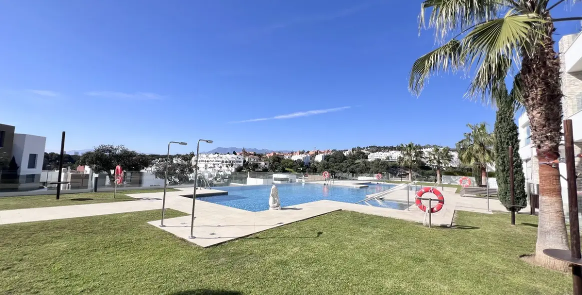 Venta de apartamento en planta baja en Cabopino 9