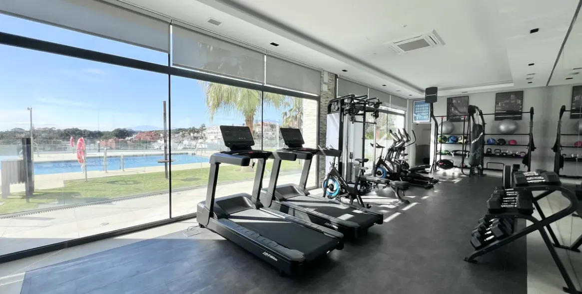 Venta de apartamento en planta baja en Cabopino 13