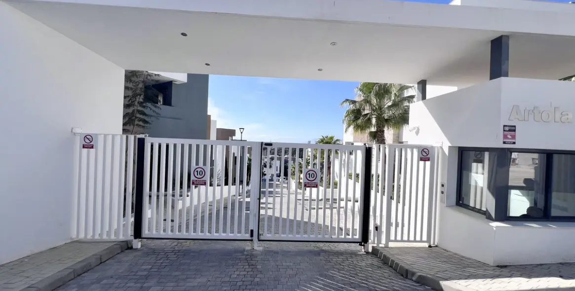 Venta de apartamento en planta baja en Cabopino 18