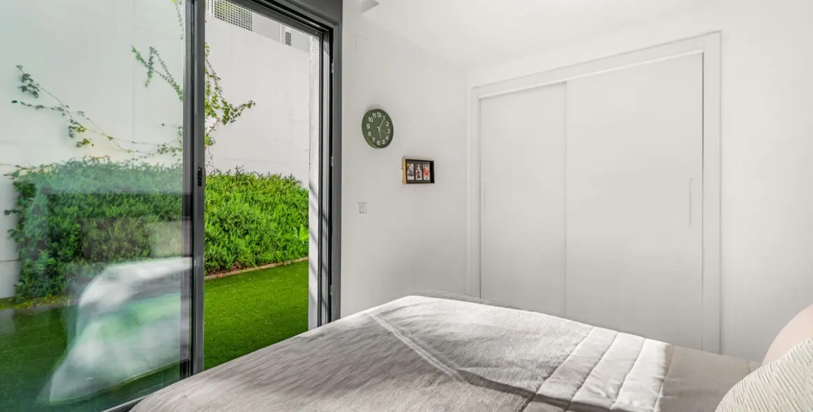 Продажа апартаментов на первом этаже в Cabopino 24