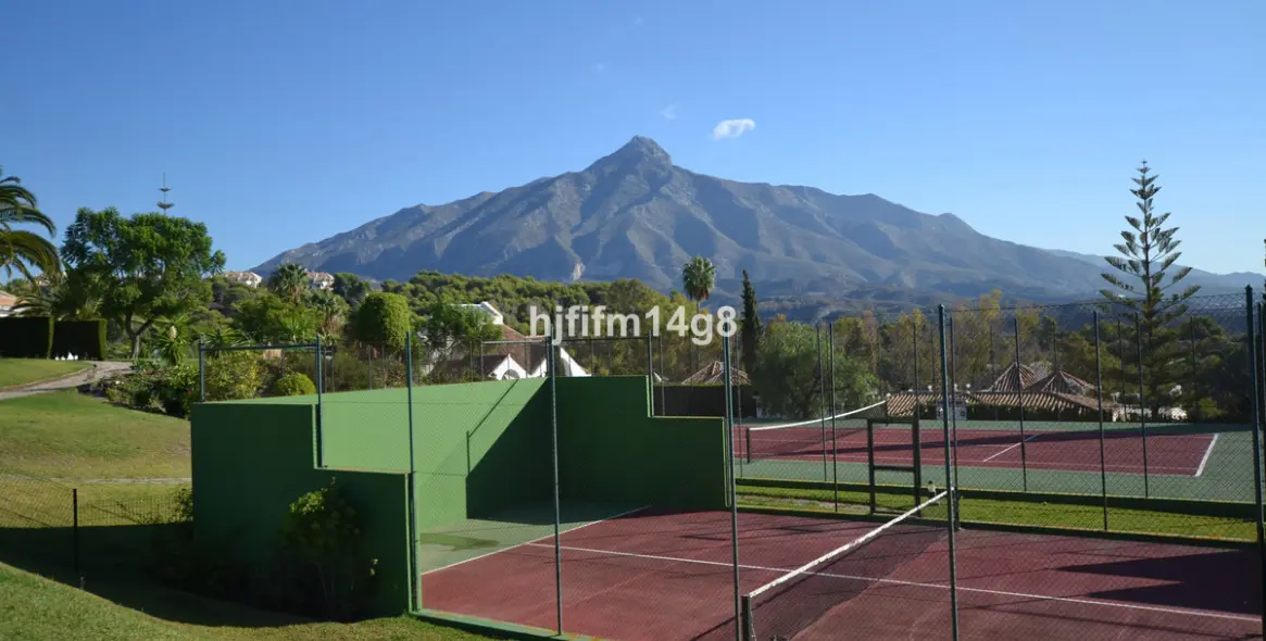 Продажа таунхауса в Nueva Andalucía 27