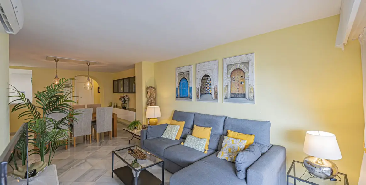 Продажа апартаментов на среднем этаже в Estepona 7