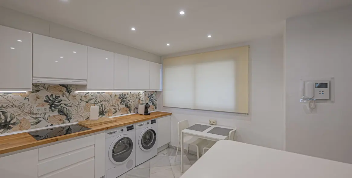 Продажа апартаментов на среднем этаже в Estepona 16