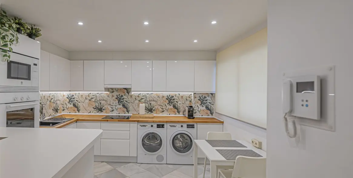 Продажа апартаментов на среднем этаже в Estepona 18