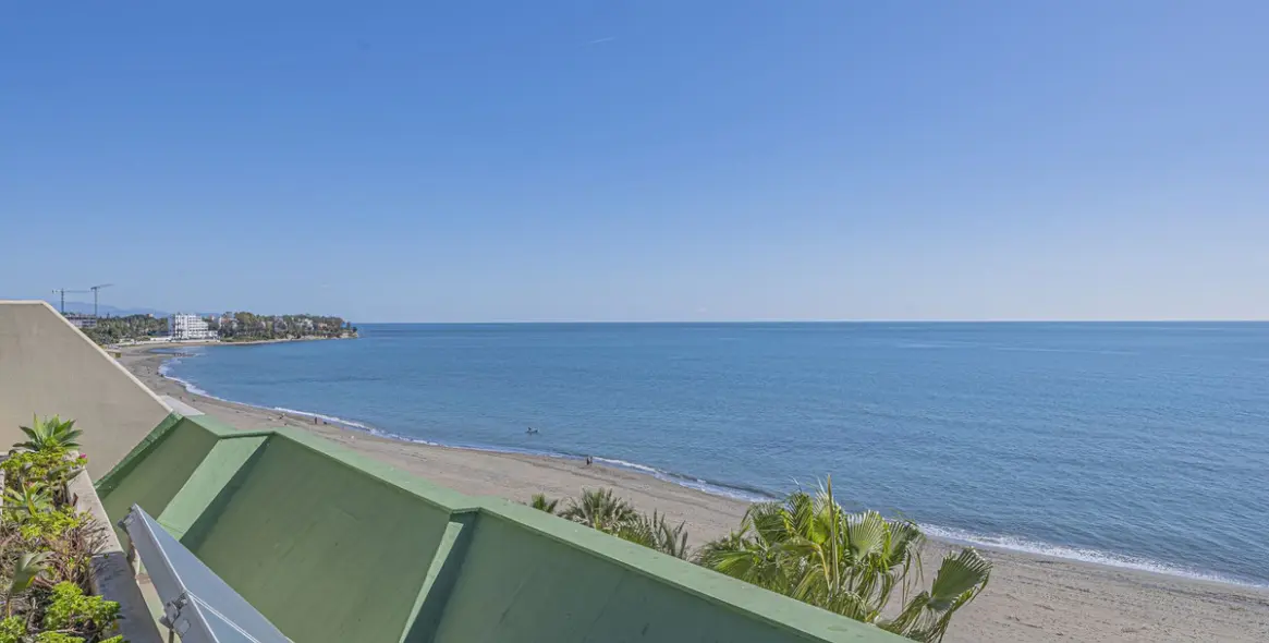 Sale of middle floor apartment in Estepona 27