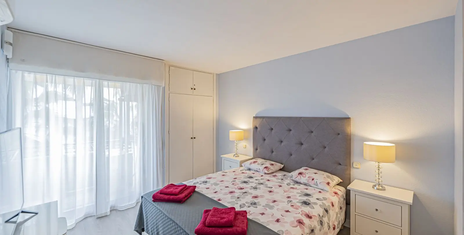 Venta de apartamento en planta media en Estepona 6