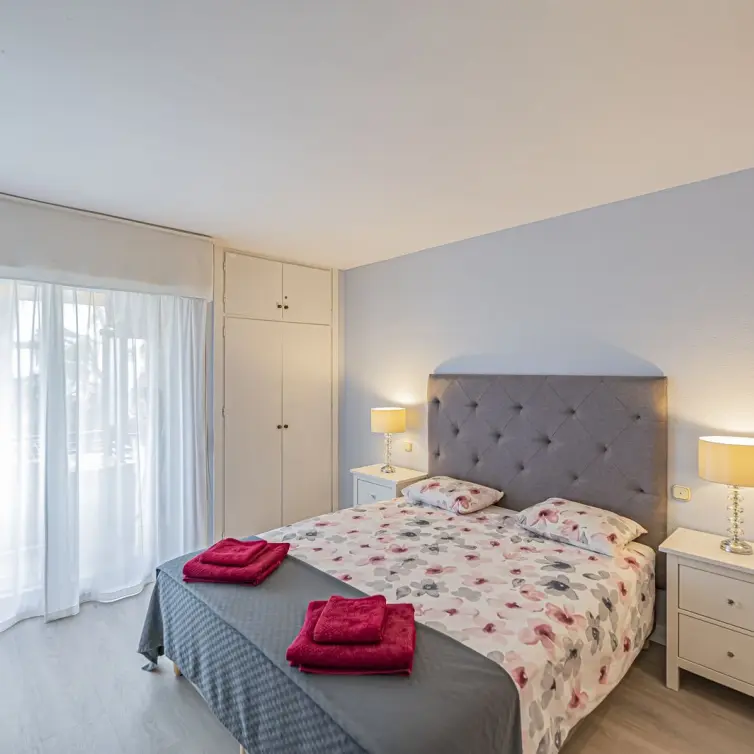 Venta de apartamento en planta media en Estepona