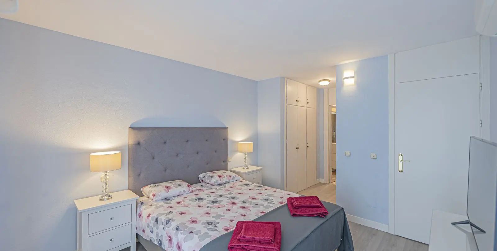 Venta de apartamento en planta media en Estepona 10