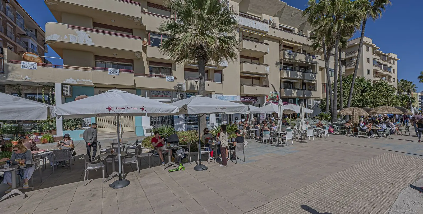 Venta de apartamento en planta media en Estepona 24