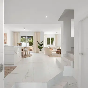 Sale of townhouse in Nueva Andalucía