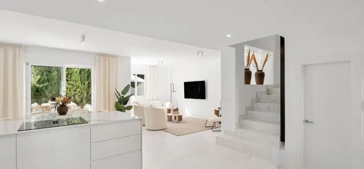 Sale of townhouse in Nueva Andalucía 2