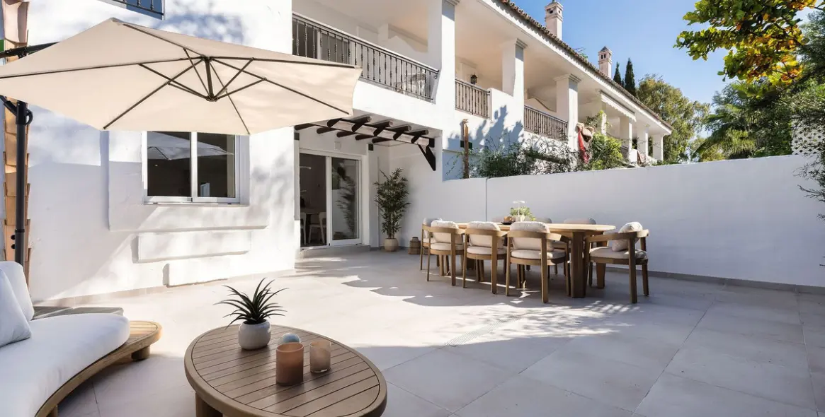 Sale of townhouse in Nueva Andalucía 10