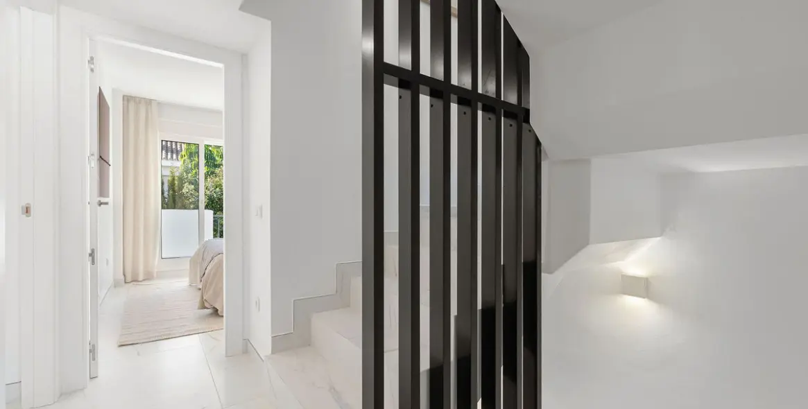 Sale of townhouse in Nueva Andalucía 18