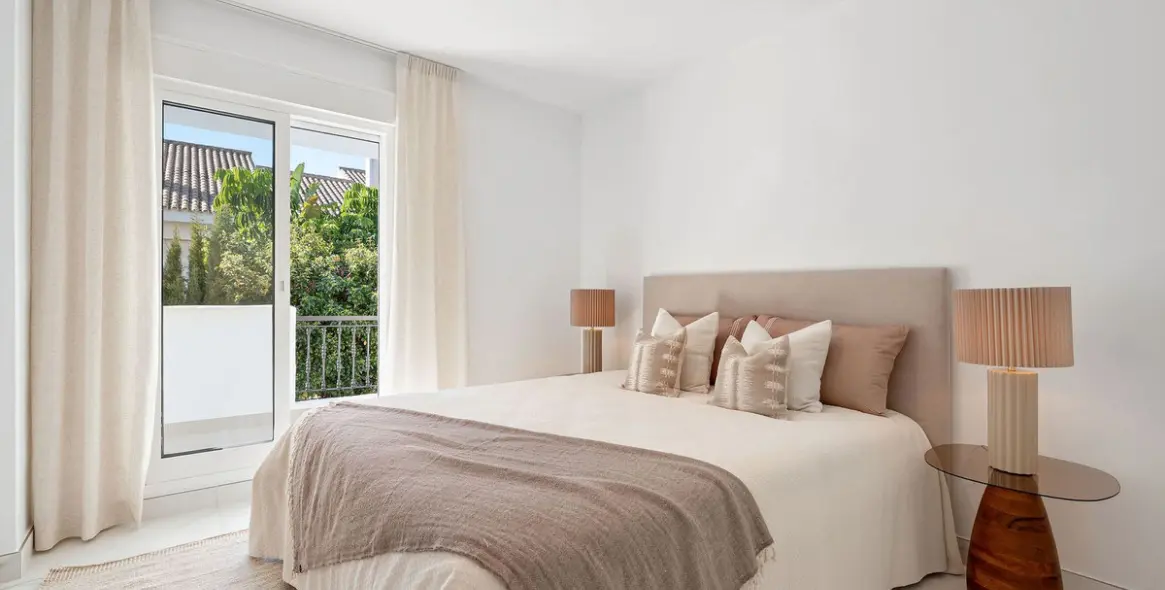 Sale of townhouse in Nueva Andalucía 23