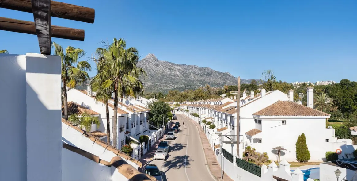 Sale of townhouse in Nueva Andalucía 29