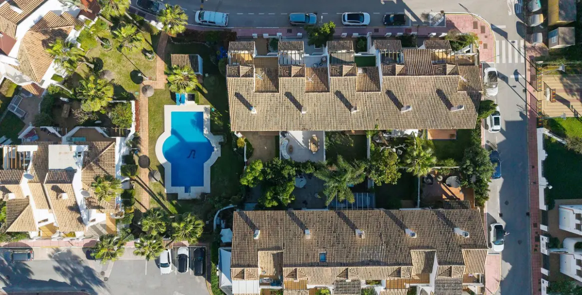 Sale of townhouse in Nueva Andalucía 37