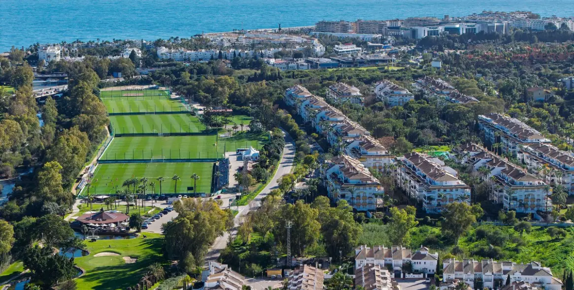 Sale of townhouse in Nueva Andalucía 39