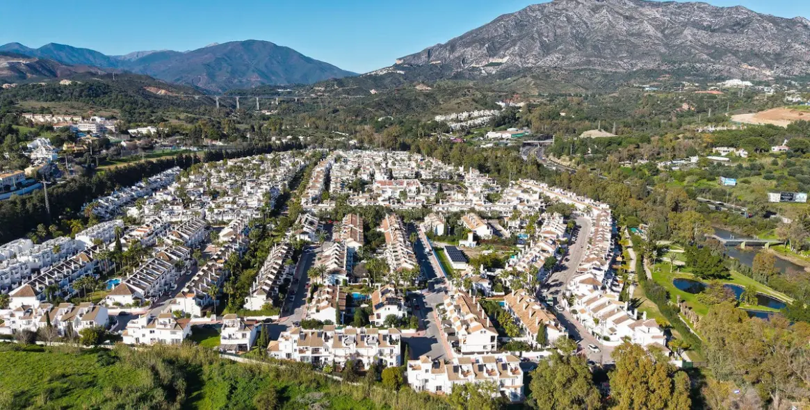 Sale of townhouse in Nueva Andalucía 41