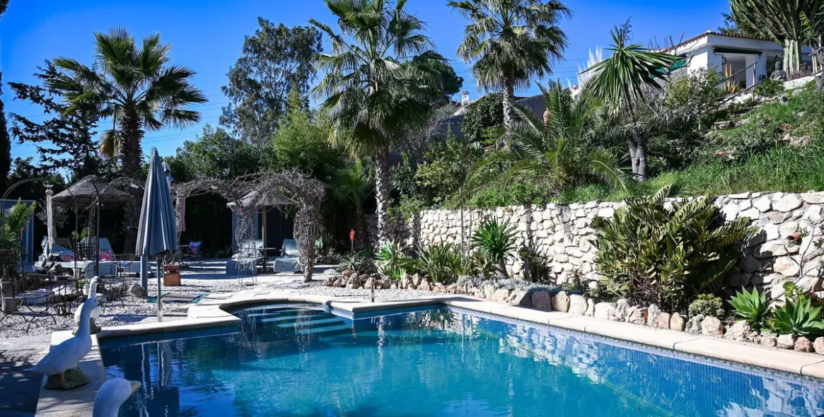 Sale of detached villa in Alhaurín de la Torre 1