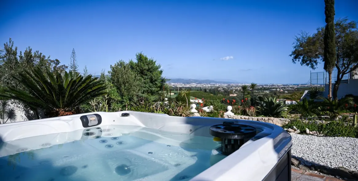 Sale of detached villa in Alhaurín de la Torre 52