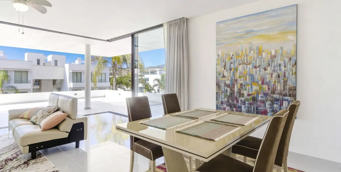 Продажа апартаментов на среднем этаже в New Golden Mile 16