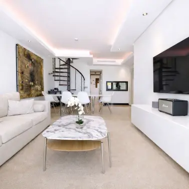 Продажа двухуровневого пентхауса в Estepona