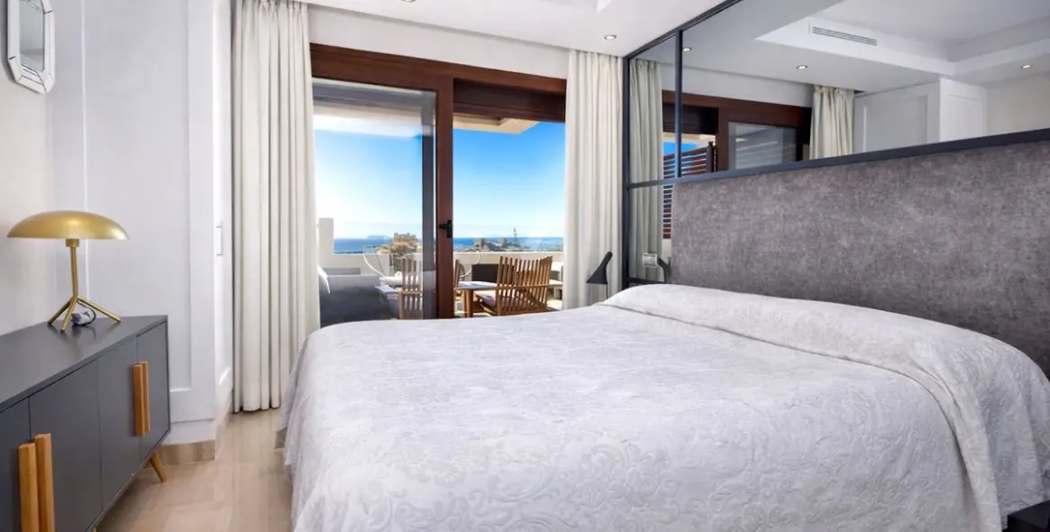 Продажа двухуровневого пентхауса в Estepona 5