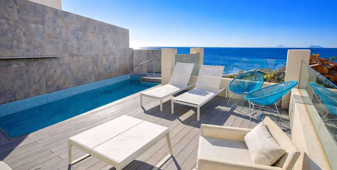 Продажа двухуровневого пентхауса в Estepona 13