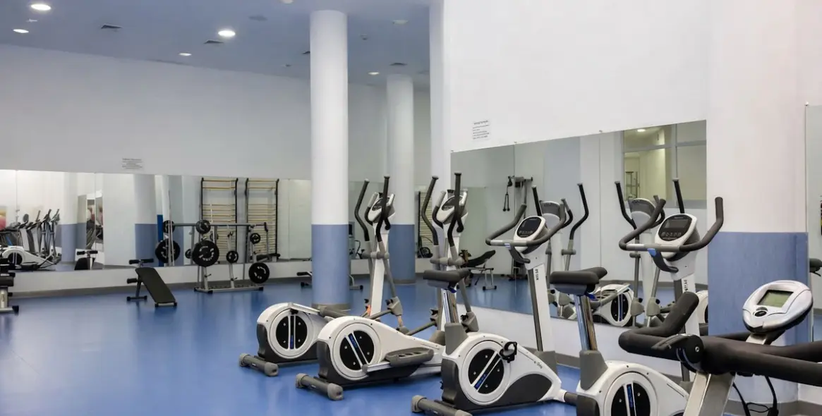 Продажа двухуровневого пентхауса в Estepona 16