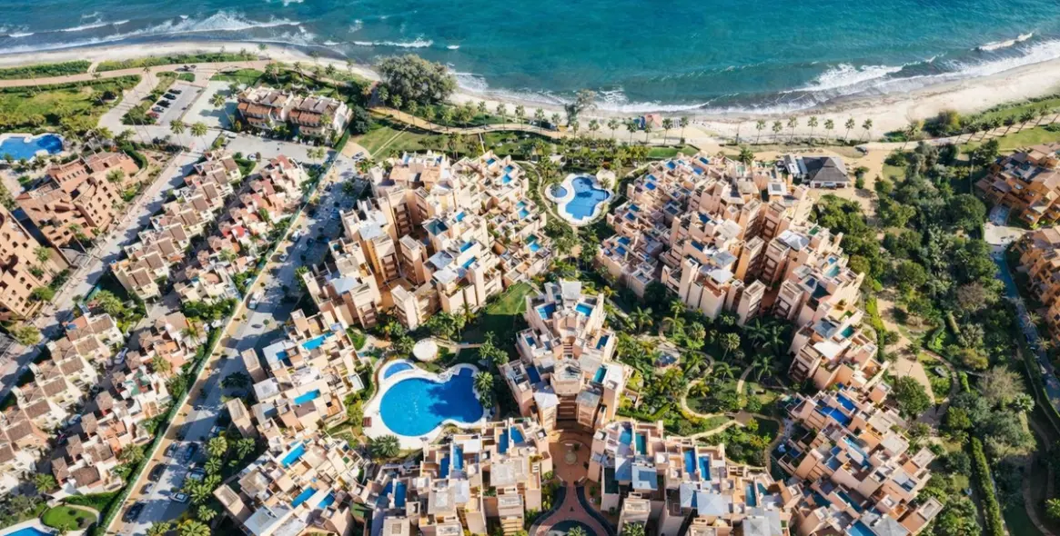 Продажа двухуровневого пентхауса в Estepona 19