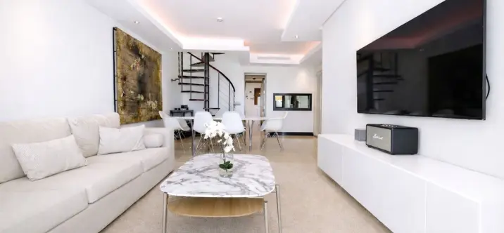 Sale of penthouse duplex in Estepona 1
