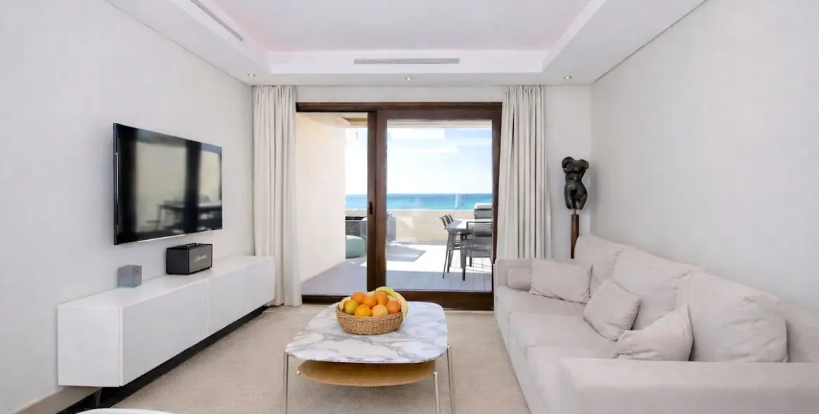 Sale of penthouse duplex in Estepona 3